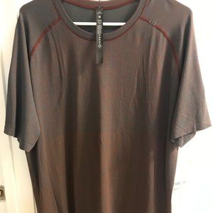 Lululemon Men's Athletic Top XL
